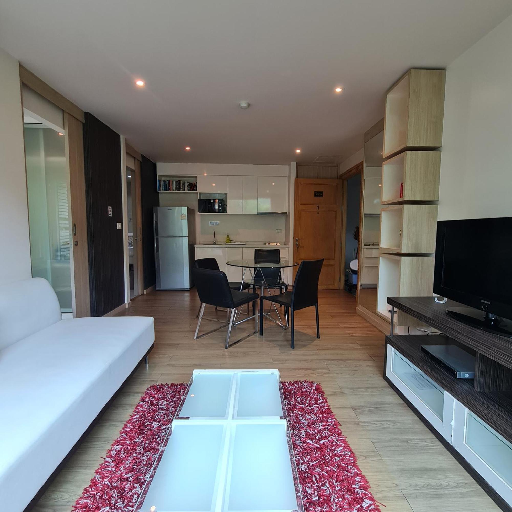 The Baycliff Residences Patong Rum bild