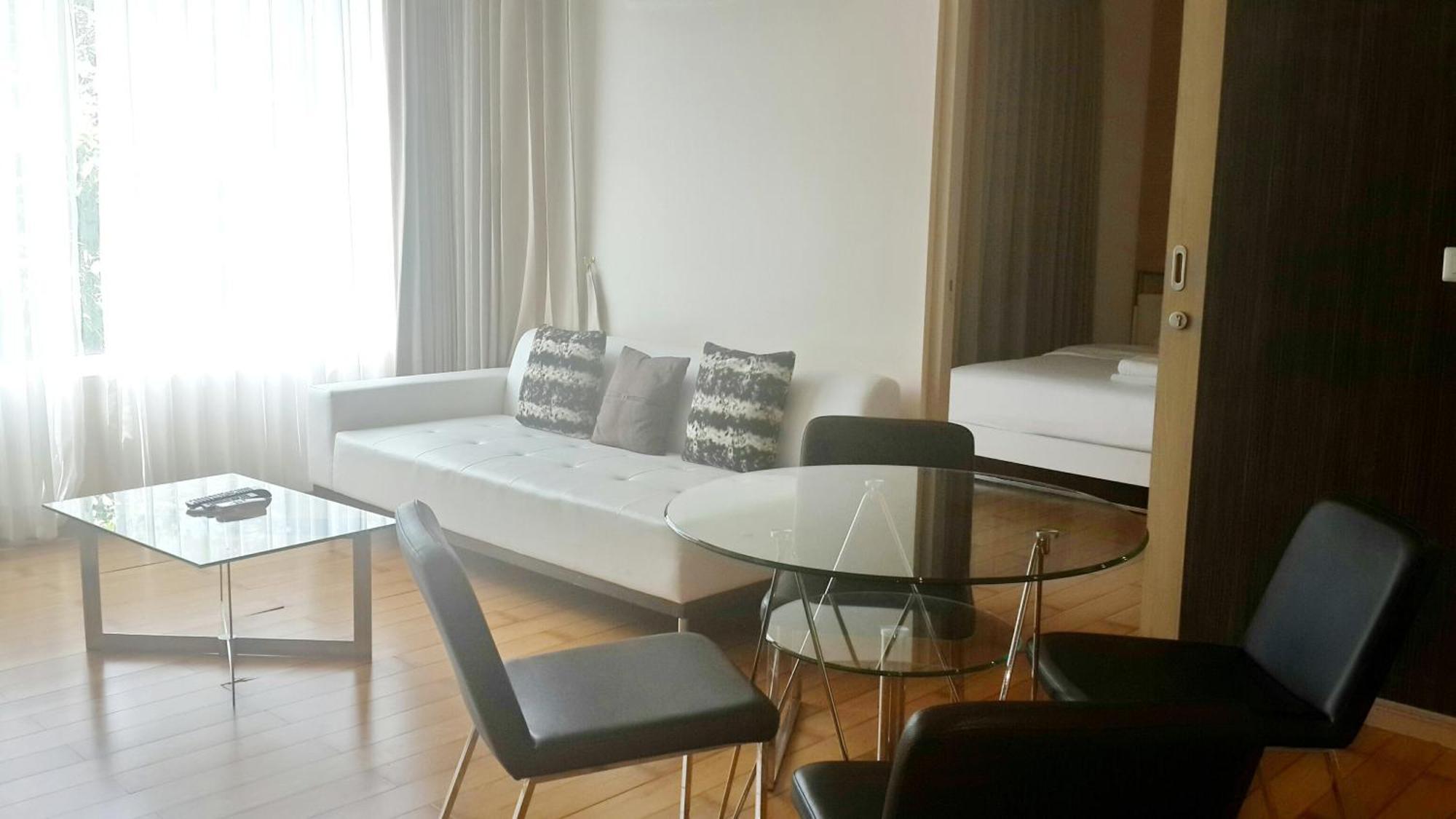 The Baycliff Residences Patong Rum bild
