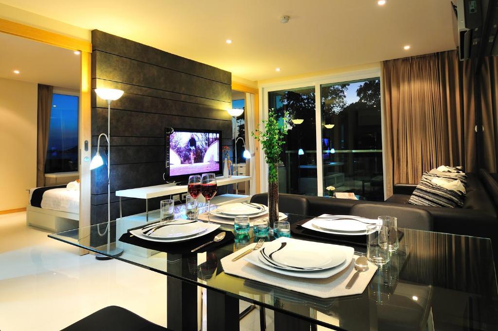 The Baycliff Residences Patong Exteriör bild